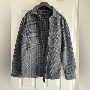 Men’s Banana Republic heavy weight black and white checkered shirt jacket EUC